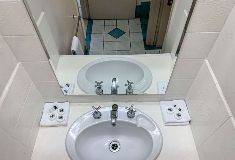Семейный Номер, Maryborough City Motel