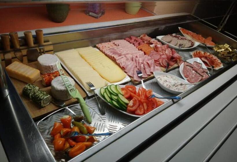 Номер Стандарт Индивидуальный, Restaurant Christine