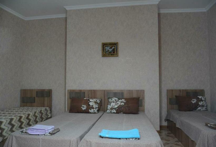 اتاق استاندارد چهار تخته, Kutaisi Best Guest House