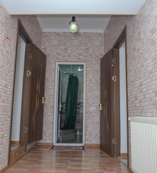 اتاق سوپریور, Kutaisi Best Guest House