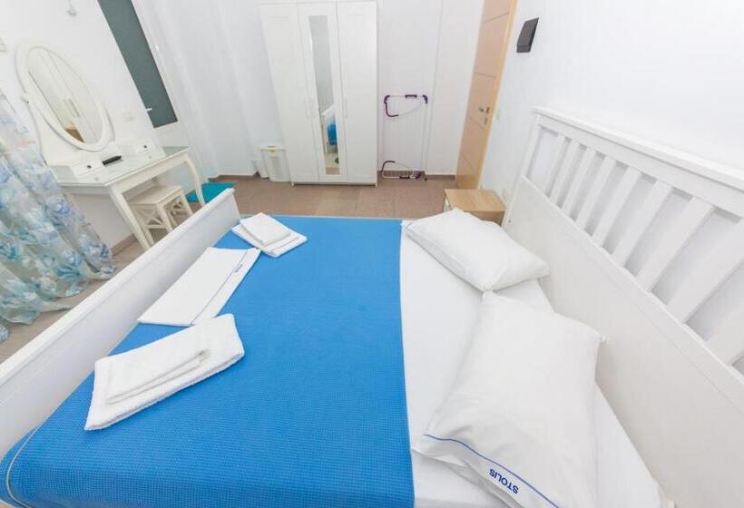 Quarto Deluxe com Sacada, Stolis