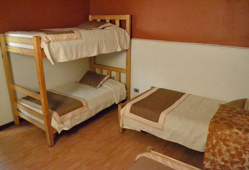 Bed in Shared Room with Shared Bathroom, Landay Hostel