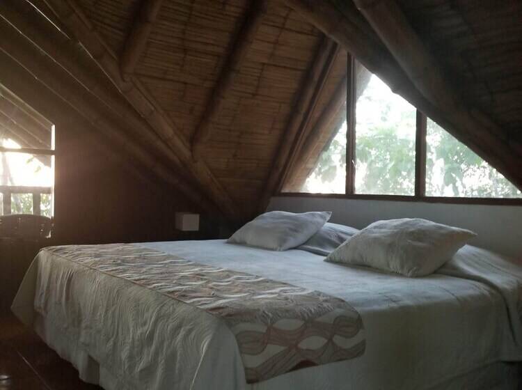 Номер Стандарт Трехместный, Samai Lodge Holistic Living