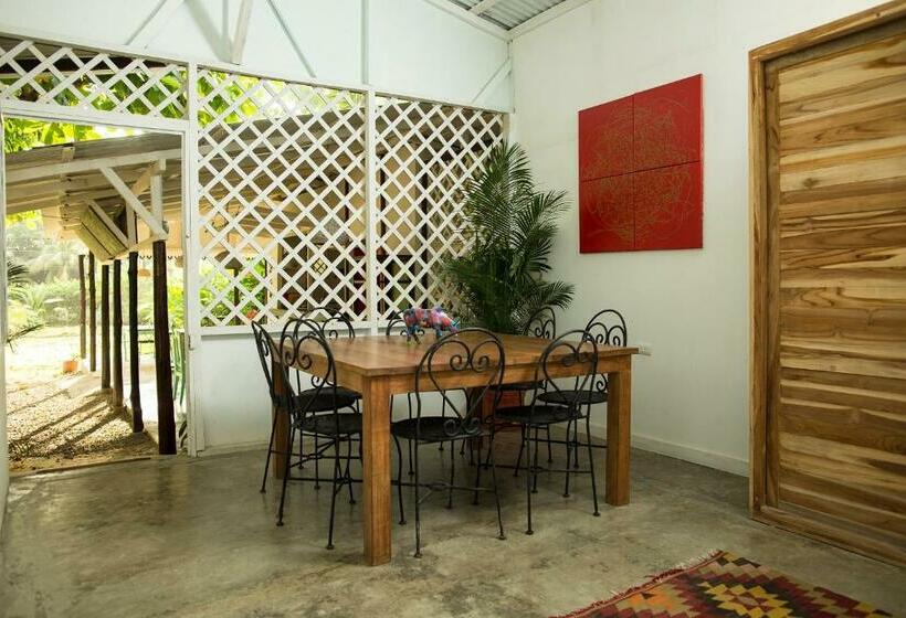 Номер Стандарт, Bajo El Arbol B&b