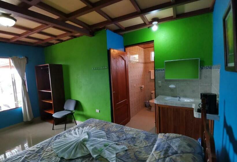 Quarto Estandar, Los Tucanes Lodging
