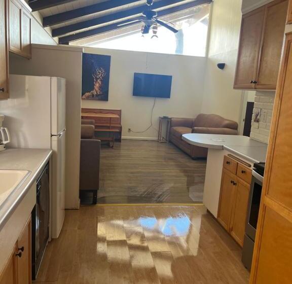 Suíte Familiar, Bristlecone Motel