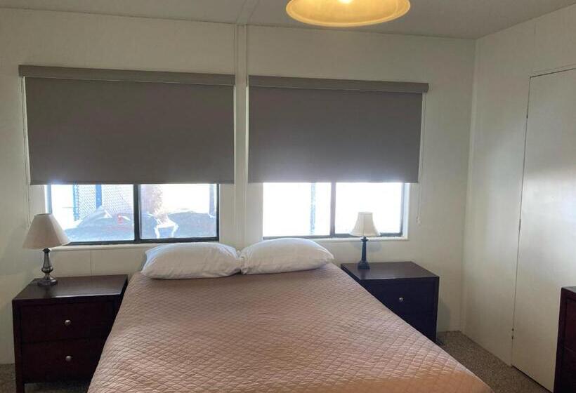 침실 1개 주택, Bristlecone Motel