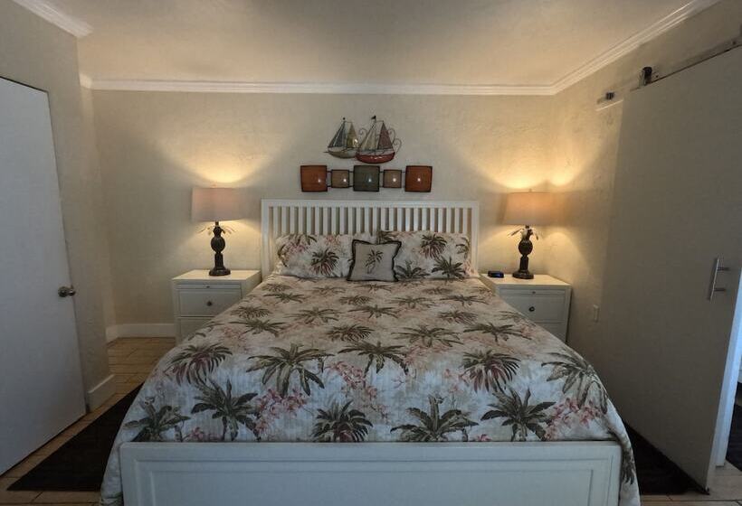 キングサイズベッドのスイートルーム, Queens Gate Resort