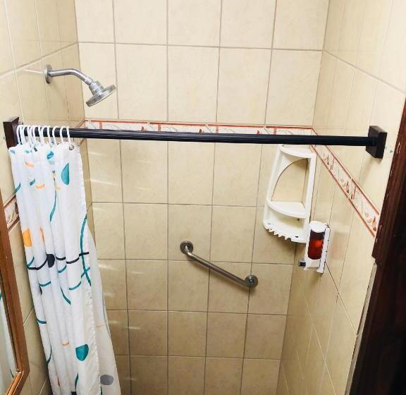 اتاق استاندارد با سرویس بهداشتی مشترک, Pacande B&b