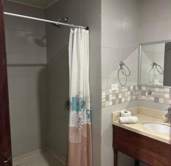 اتاق لوکس چهار تخته, Pacande B&b