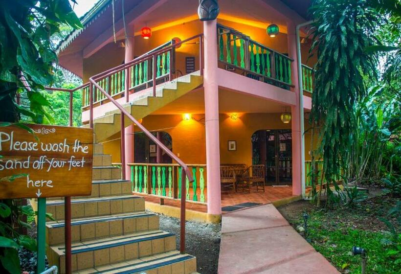Номер Стандарт 2 Двуспальные Кровати, The Goddess Garden Eco Resort