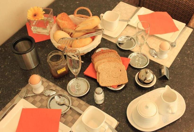 اتاق خانوادگی, B&b Don Genaro