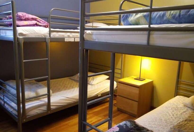 Кровать в Общей Комнате, Ottawa Backpackers Inn
