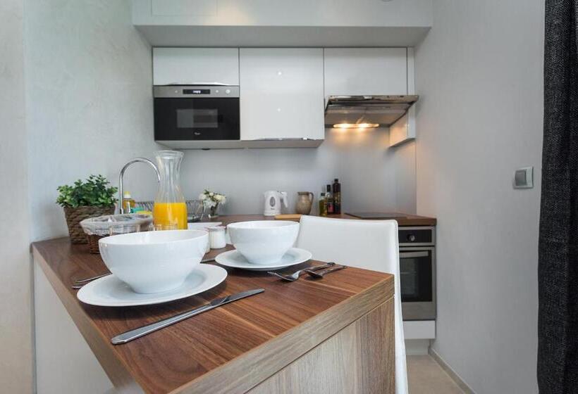 استودیو استاندارد با بالکن, Villa Velvet