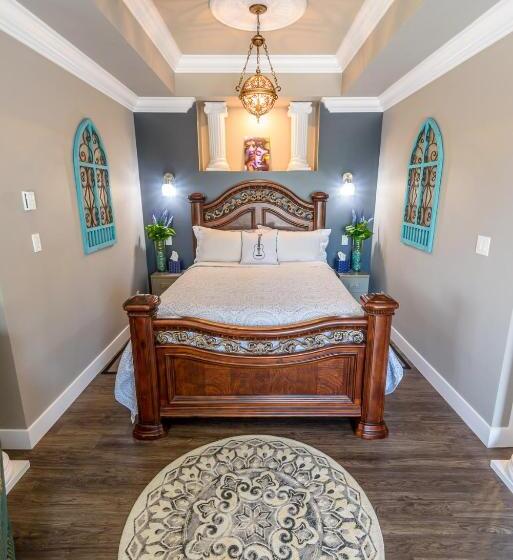 Студия Стандарт, Brookside Inn Boutique