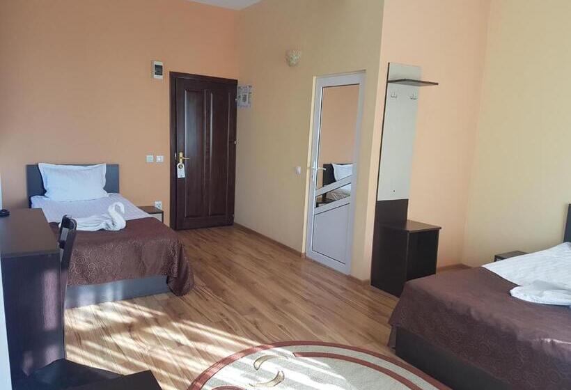 Номер Стандарт Трехместный, Motel Imperial