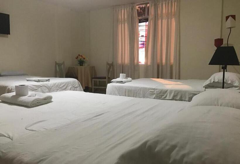 اتاق استاندارد سه نفره, Hospedaje Oscar S