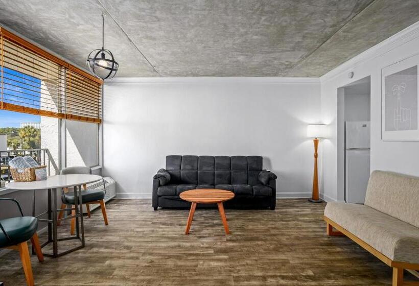 Номер Deluxe с Видом, The Beverley Beach House