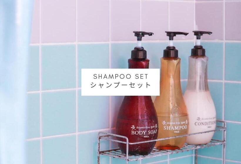 הכלכלה חדר לארבעה עם מקלחת משותפת, All Friends Guest House