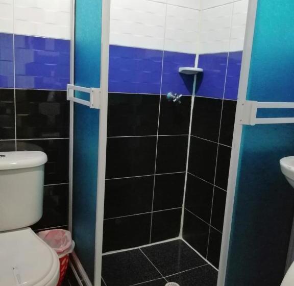 Economy Triple Room, Azulejo Del Llano