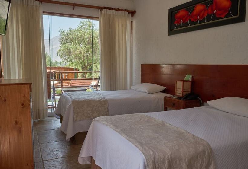 Номер Стандарт Вид на Бассейн, El Molino Hotel Y Restaurant