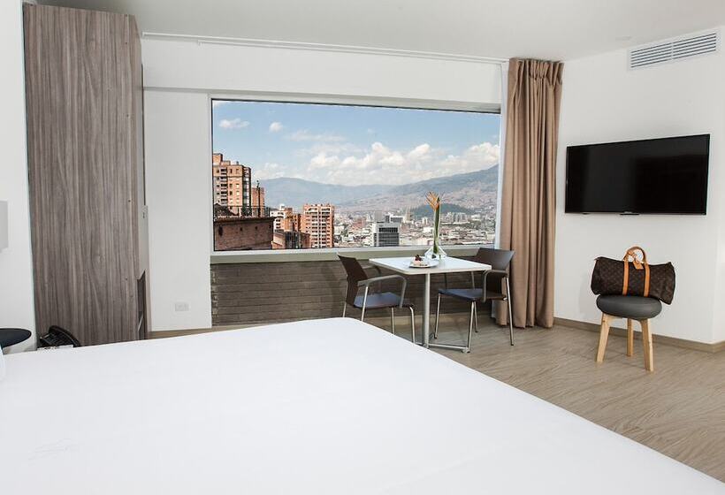 Estudio Familiar, Viaggio Medellin Grand Select