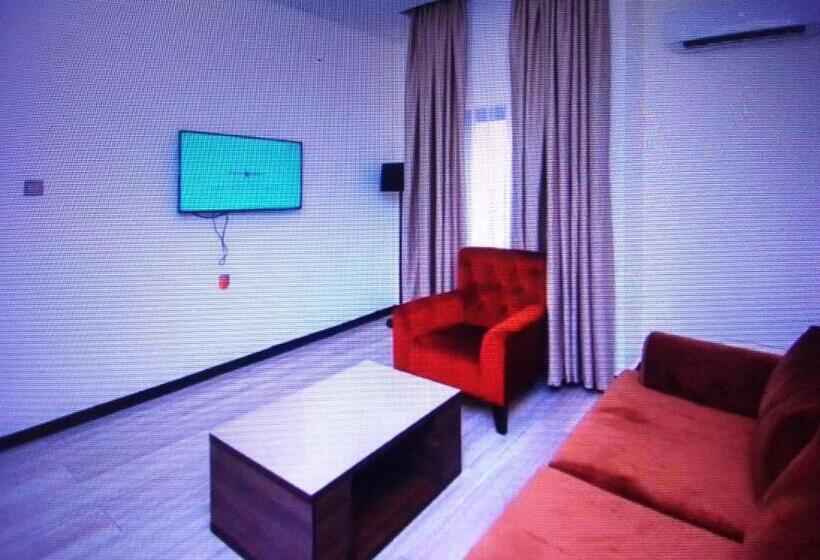 سوییت لوکس, Mt Deluxe Hotel Asaba