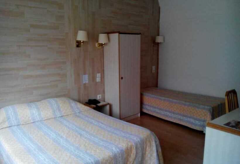 חדר סטנדרט לשלושה, Hôtel Lamartine  Parking Dauphine