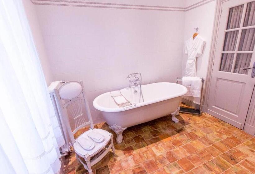 Полулюкс, Le Clos De Grace