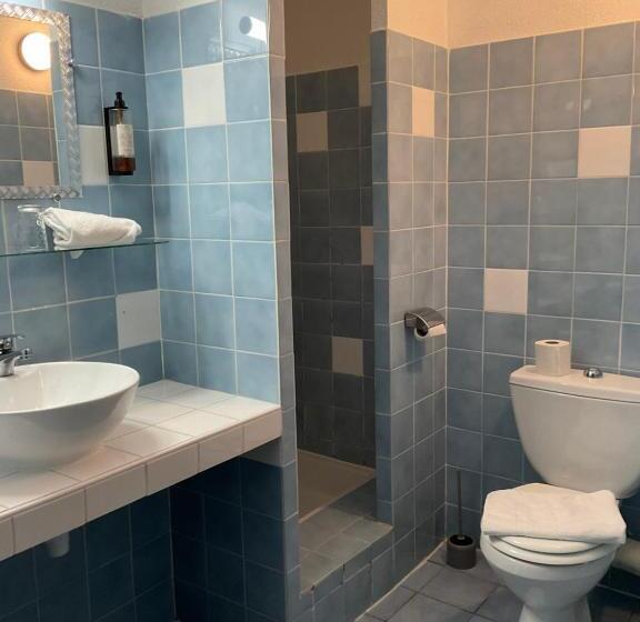 Comfort room with balcony, Acapella