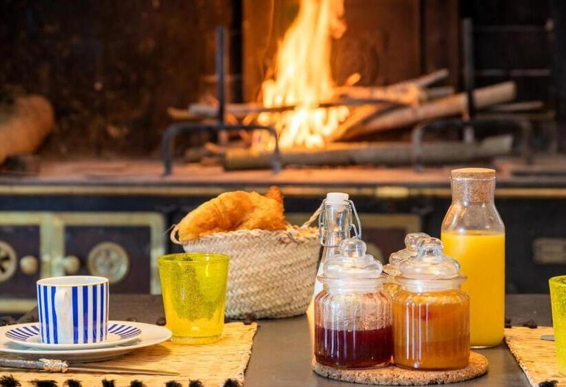 Номер Стандарт, La Féraude   Pays D Aix En Provence