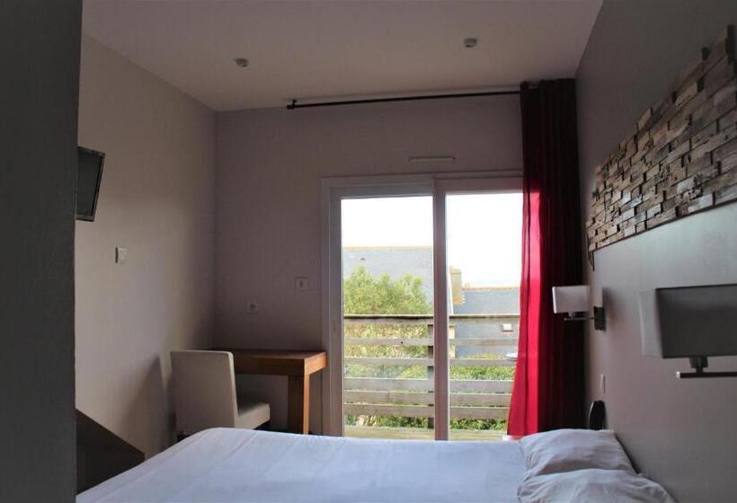 Comfort room with terrace, Au Bout Du Monde