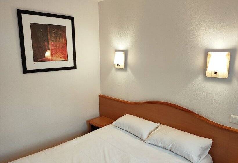Номер Стандарт, Brit Hotel Essentiel Cahors Nord
