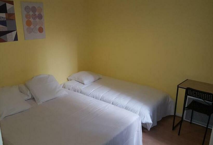 Номер Стандарт Трехместный, Hôtel Confort