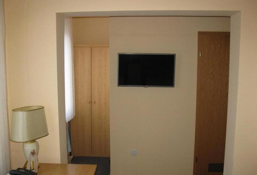 Номер Стандарт, Löns Hotel Garni
