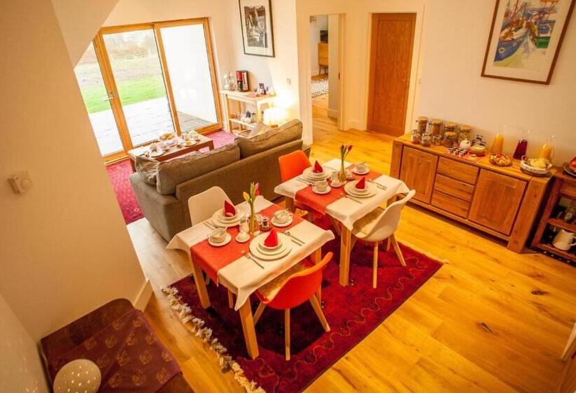 Люкс 2 Спальни, Ceo Mara Croft B&b & 2 Luxury Cabins