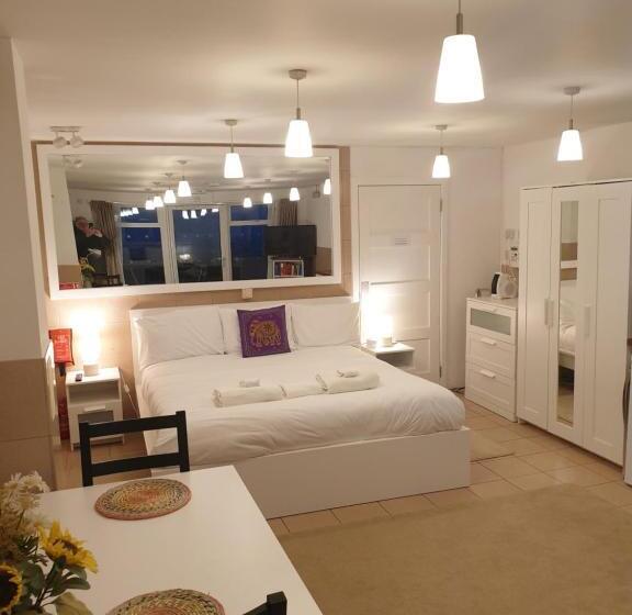 Номер Deluxe Вид на Море с Балконом, Bayview Bed And Breakfast