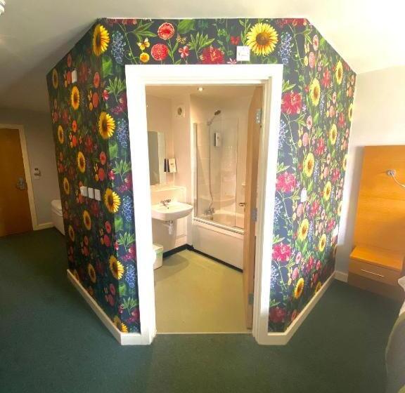 Семейный Номер, Croyde Bay Hotel Or Self Catering