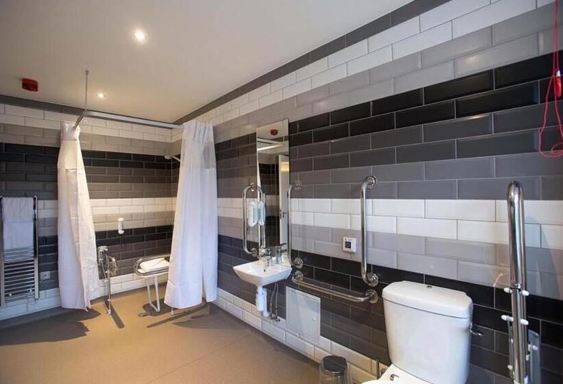 اتاق استاندارد برای معلولان, The Guildhall And Linen Exchange Wetherspoon
