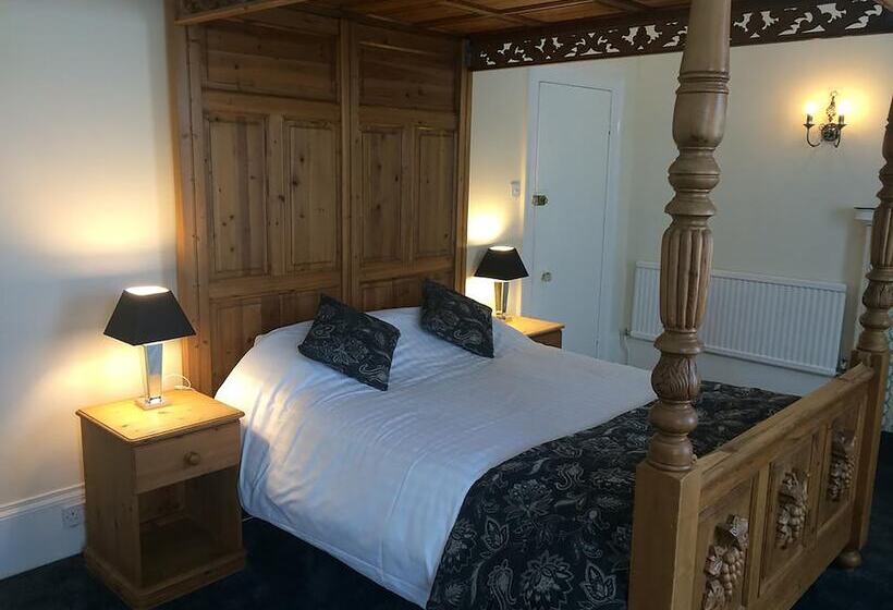 غرفة ديلوكس, The Lowenac