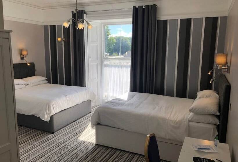 غرفة سوبيريور, The Lowenac