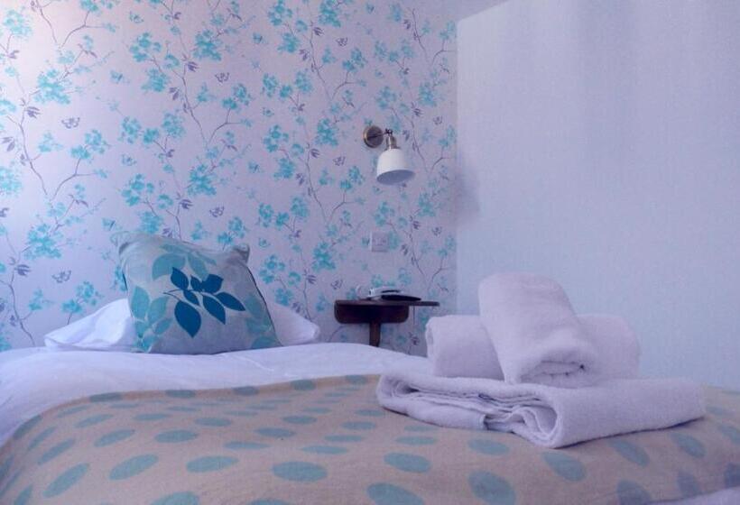 Номер Стандарт Индивидуальный, Mullions 51 B&b