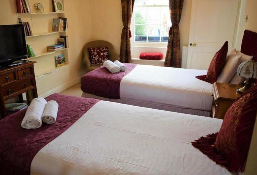 Standard room with outdoor bath, St Peters Bed And Breakfast