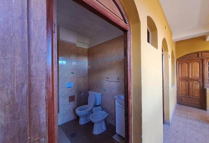 הכלכלה חדר לארבעה עם מקלחת משותפת, Carnavalito Hostel Tilcara