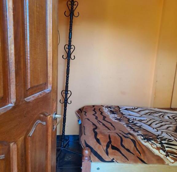 חדר סטנדרד יחיד חדר אמבטיה משותף, Carnavalito Hostel Tilcara