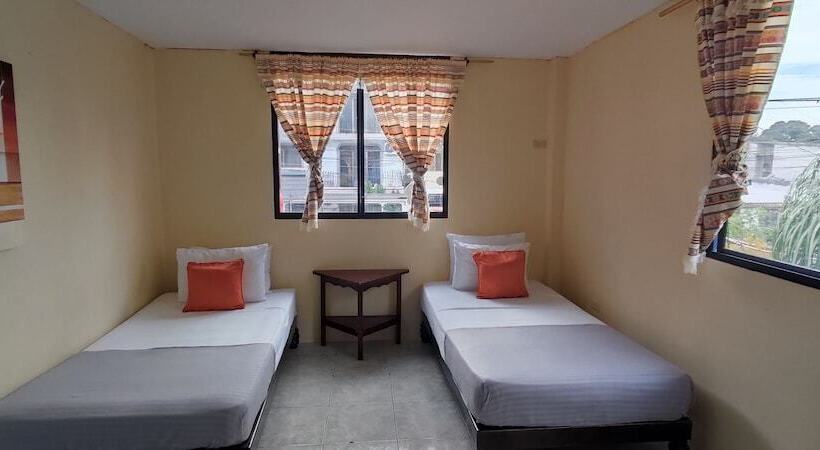 اتاق استاندارد با سرویس بهداشتی مشترک, Dreamkapture Hostel Close To The Airport And Bus Terminal