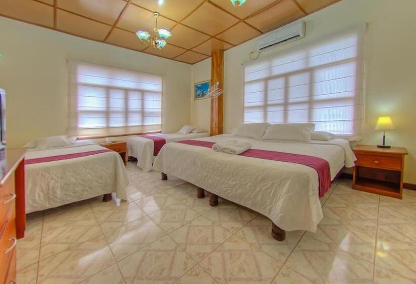 Economy Quadruple Room, San Vicente Galapagos