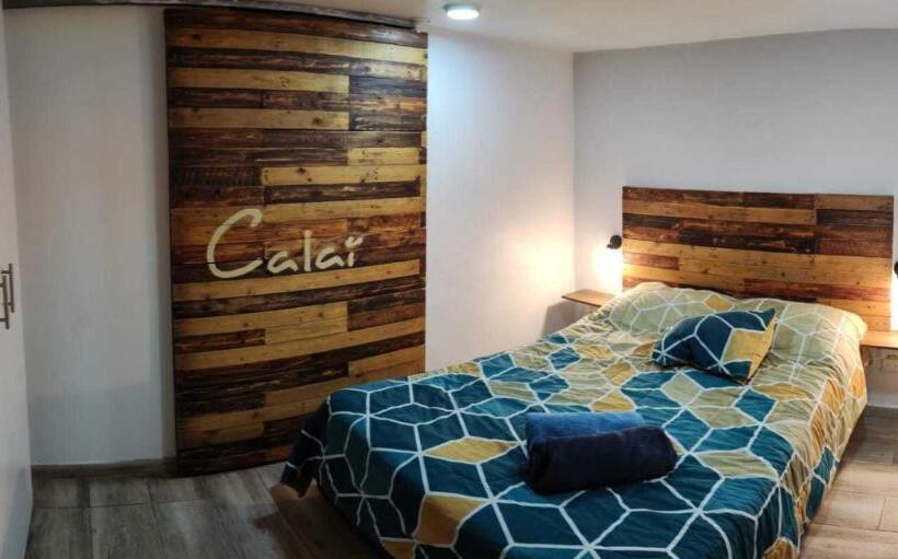 اتاق استاندارد یک نفره, Minka Hostel