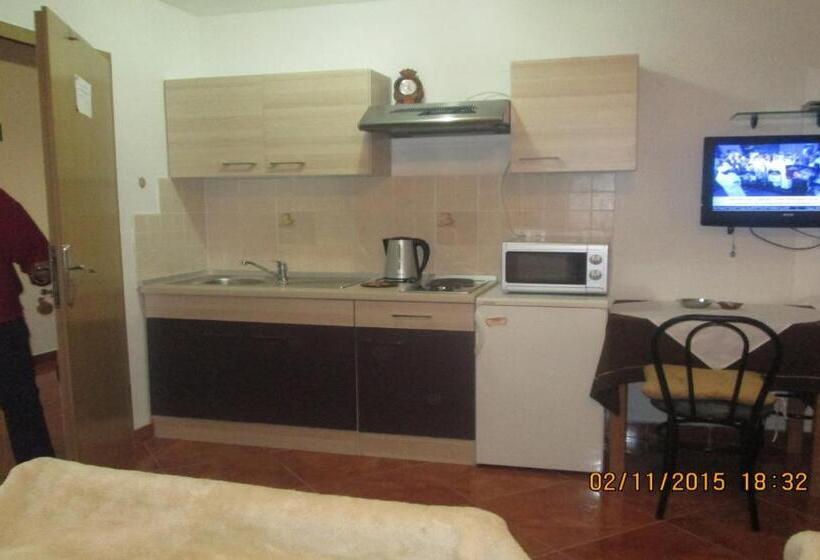 Студио Economy, Villa Nada