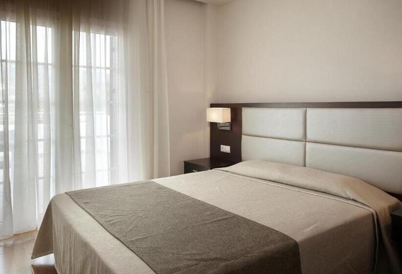 Апартаменты 2 спальни Вид на Бассейн, Panorama Botsaris Apartments